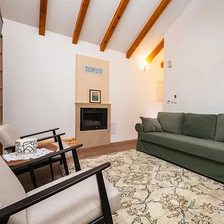 Villa Hidden Gem By Aneo Travel *