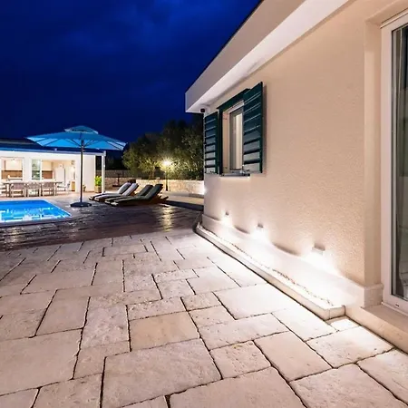 Villa Hidden Gem By Aneo Travel Trogir