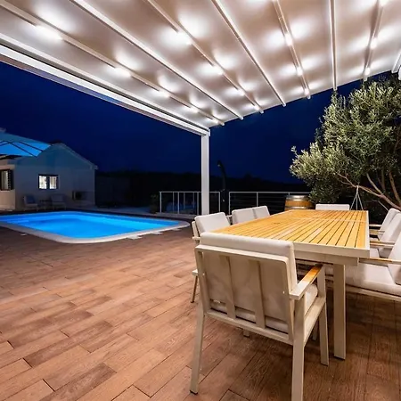Villa Hidden Gem By Aneo Travel Trogir