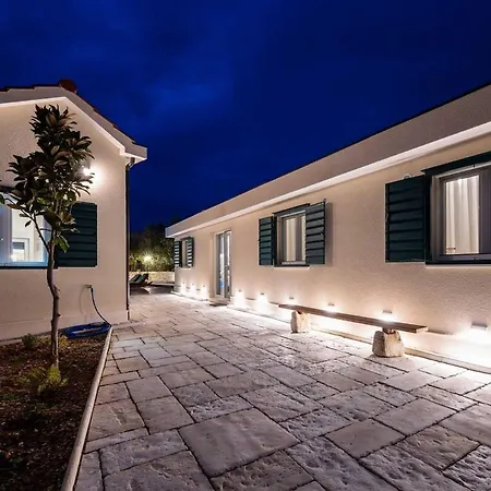 Villa Hidden Gem By Aneo Travel Trogir