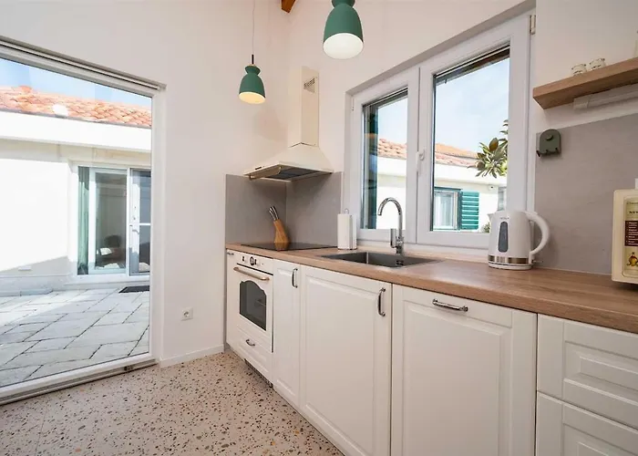 Villa Hidden Gem By Aneo Travel Trogir