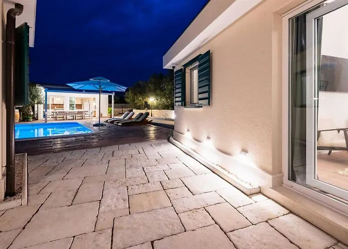 Villa Hidden Gem By Aneo Travel Trogir