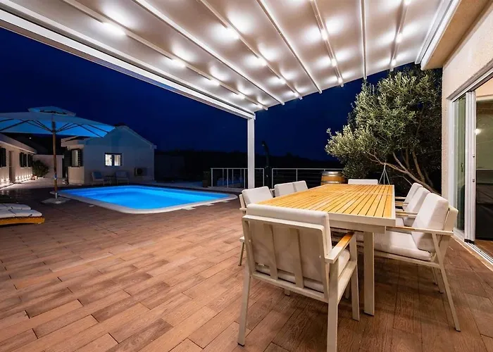 Villa Hidden Gem By Aneo Travel Trogir