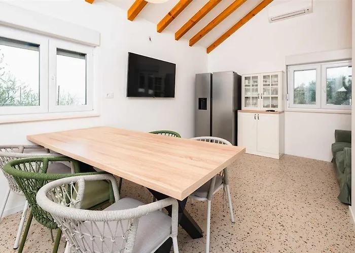 Villa Hidden Gem By Aneo Travel