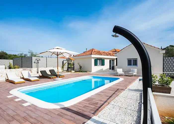Villa Hidden Gem By Aneo Travel Trogir
