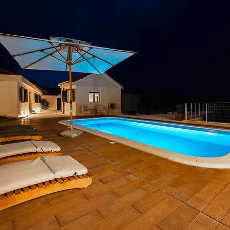 Villa Hidden Gem By Aneo Travel